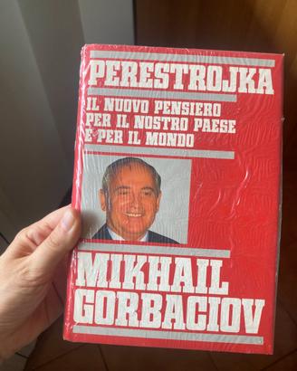 Libro “Perestrojka” M. Gorbaciov