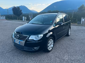 Volkswagen Touran 7 posti Gancio traino 