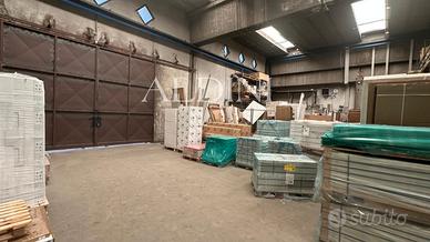 Capannone zona Playa/Faro R14536