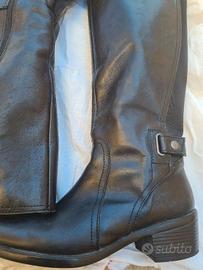 Stivali in pelle comodi ed eleganti,