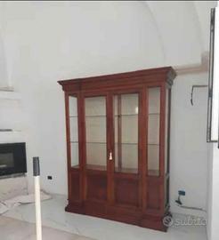 Cristalliera colore noce classica con faretti