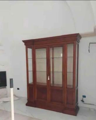 Cristalliera colore noce classica con faretti