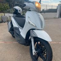 Beverly 350 Sport Touring