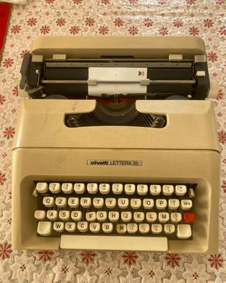 Macchina da scrivere Olivetti