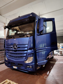 Mercedes Actros 1848