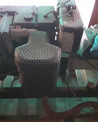 Piccolo gruppo elettrogeno circa 8kva