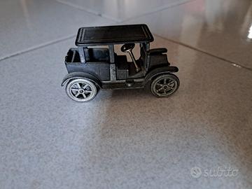 Modellino auto d'epoca 8 cm