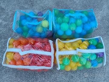 Palline colorate per piscina