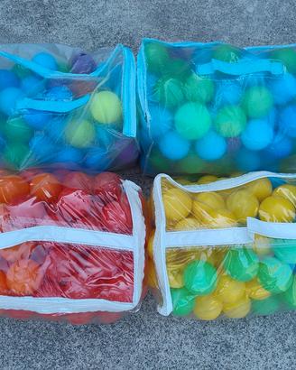 Palline colorate per piscina
