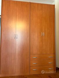 Armadio guardaroba in legno