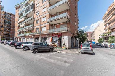 Immobile di 210 m² a Roma