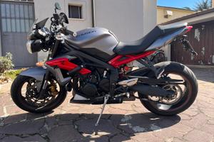 Triumph Street Triple 675 R ABS