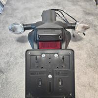 porta targa originale con freccie suzuki gsxs 950