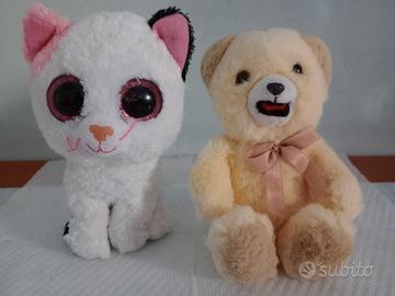 Due Peluches di Gatto Muffin & Orsetto Coccolino 