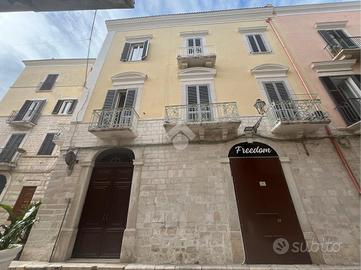 6 LOCALI A TRANI