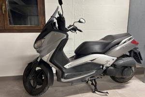 Yamaha xmax 250