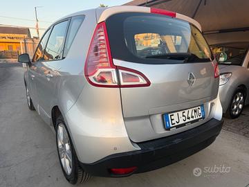 Renault SCENIC 1.5 DIESEL 2011 - RETROCAMERA