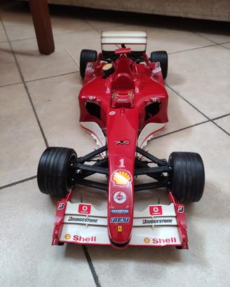 F2004 Ferrari Modellino Benzina