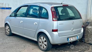 Opel Meriva 1.7 CDTI con Gancio traino