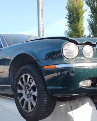 Pezzi di ricambio jaguar XJ6 anno 2003
