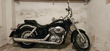 Moto Honda Shadow 750 anno 2001
