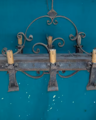 Lampadario in ferro battuto