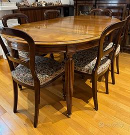 Tavolo in legno antico con 6 sedie