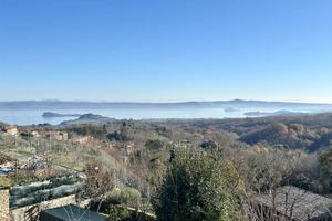 Villa di 185 m² con più di 5 locali a Valentano