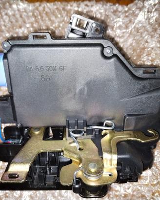 Serratura elettrica Posteriore VW Golf 5 7L0839015