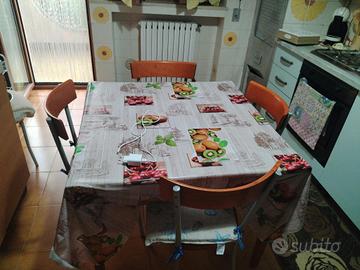 tavolo + 4 sedie 