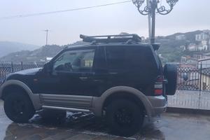 Mitsubishi Pajero 3200 autocarro