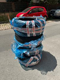 Gomme da neve bridgestone per  porche macan