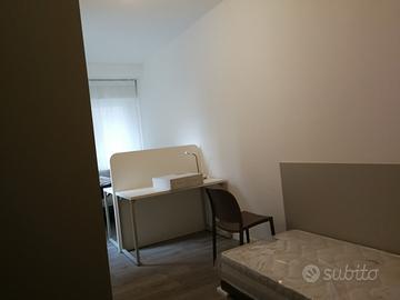 PER STUDENTESSA !!! POSTO LETTO IN STANZA DOPPIA A