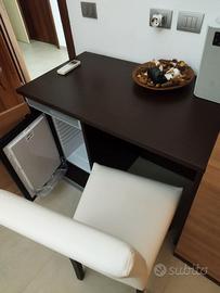 Scrivania e comodini