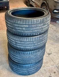 Gomme 255/40 R20 e 285/35 R20