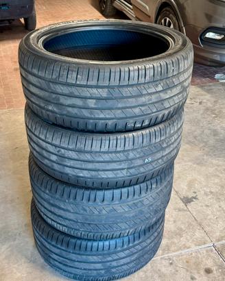 Gomme 255/40 R20 e 285/35 R20