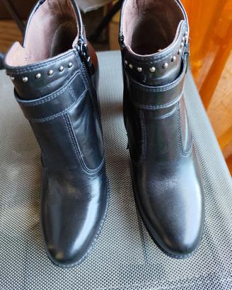 Stivaletto donna Nero Giardini 37