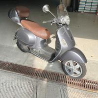 Vespa Granturismo 200L