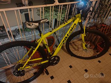 Atala Buster 29"  + casco 