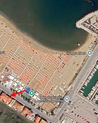 Comodo bilocale fronte mare e vicino al centro