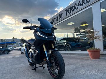 Honda X-ADV 750 2021/ solo 33.000 KM condizioni pa