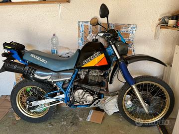 Suzuki dr 600