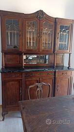 Credenza a due corpi in legno con piano in marmo
