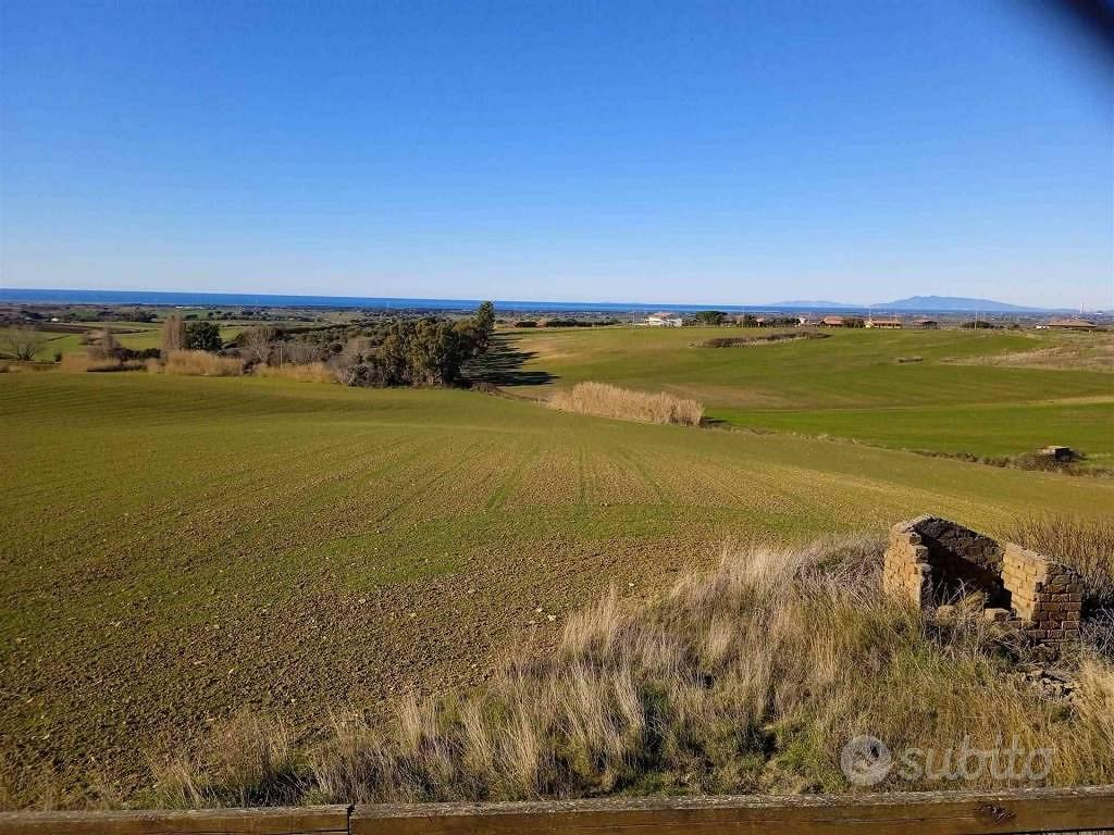 Rustico / Casale di 280 m² con più di 5 locali a T - Altro