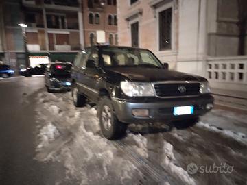 Toyota Land Cruiser HDJ 100