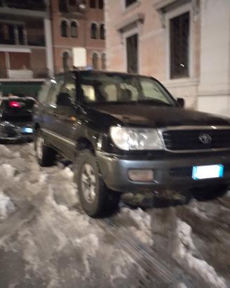 Toyota Land Cruiser HDJ 100