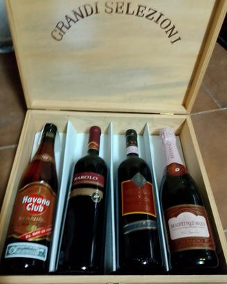 Bottiglie di pregio in scatola in legno 