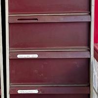 Schedario in metallo 10 cassetti