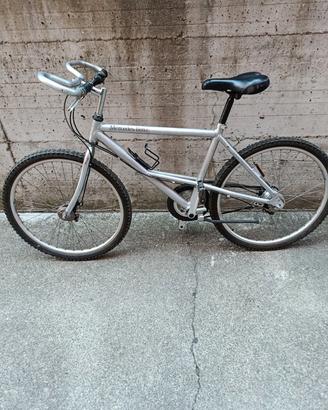 Bicicletta Mercedes trasmissione cinghia 