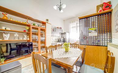 TRILOCALE IN CORTE!!